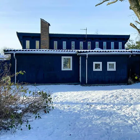Architect-designed By The Water Ferienhaus *