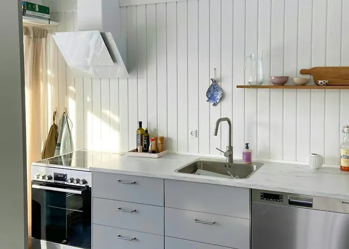 Architect-designed By The Water 別荘