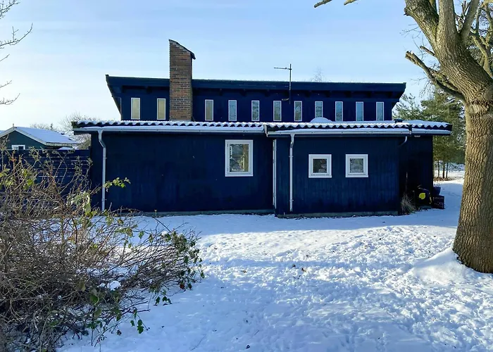 Architect-designed By The Water 別荘 *